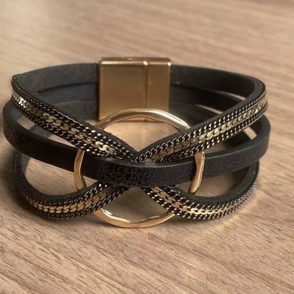 Chic Black and Gold Bracelet